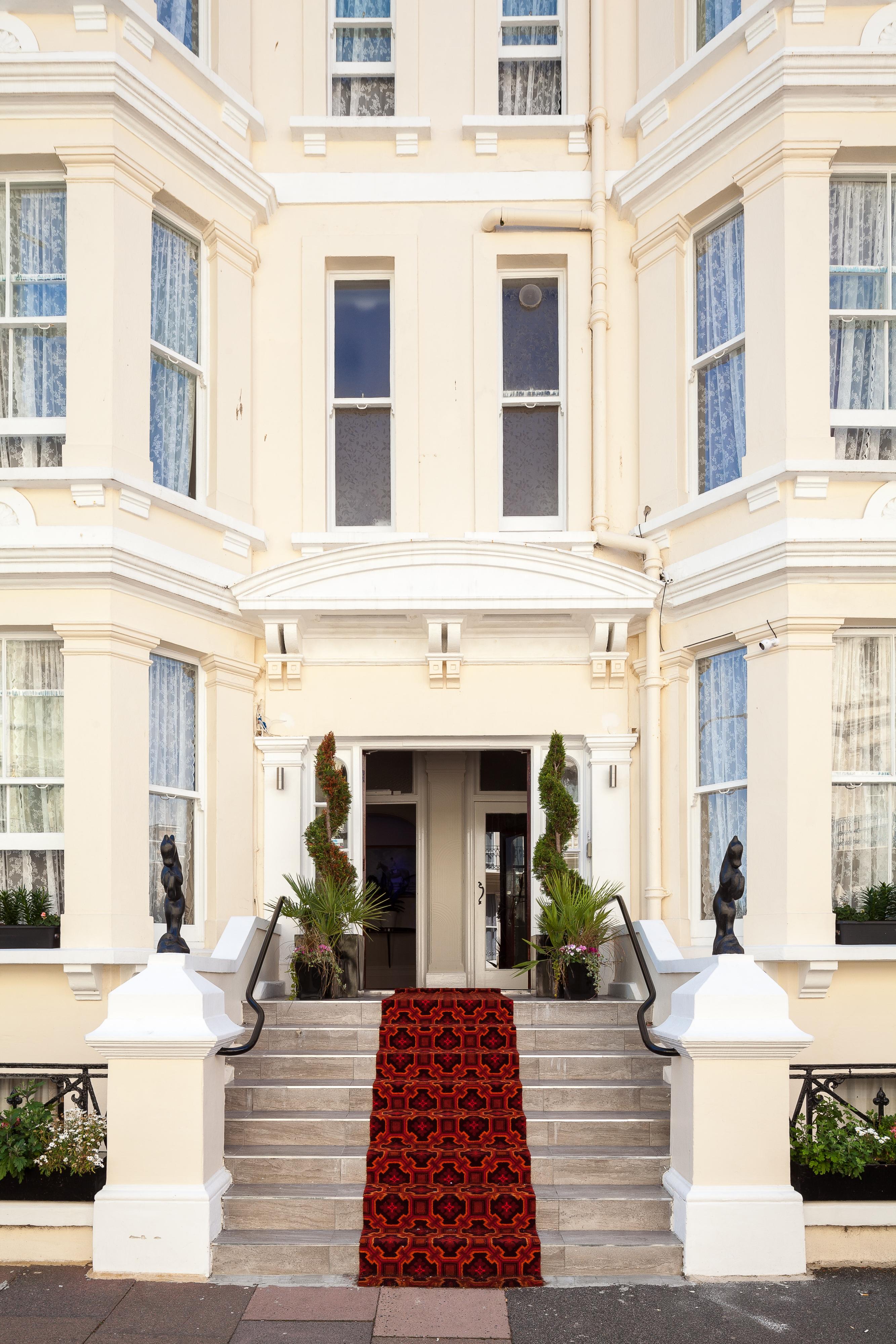 Pearl & Pebbles Eastbourne Hotel Bagian luar foto