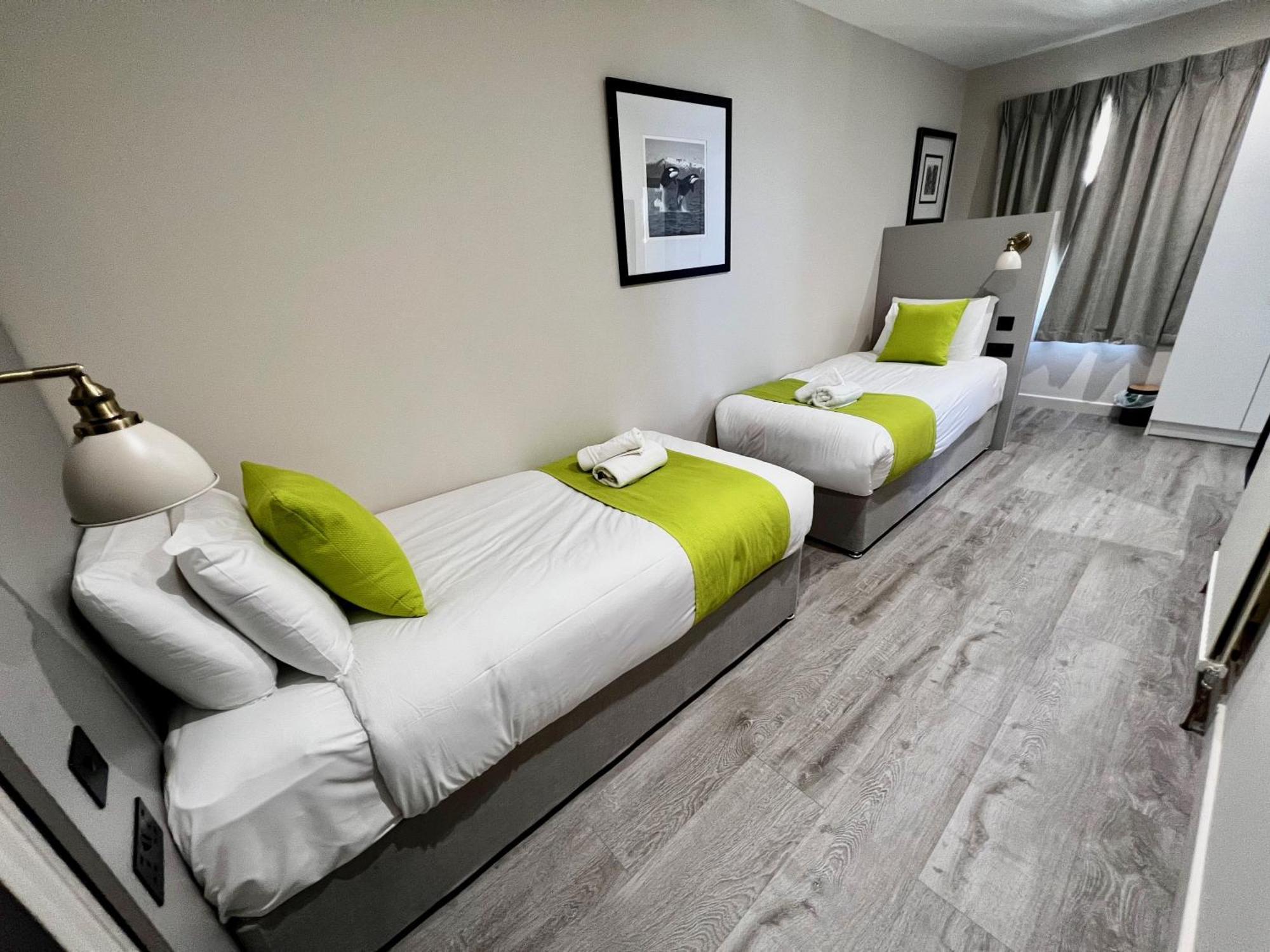 Pearl & Pebbles Eastbourne Hotel Bagian luar foto